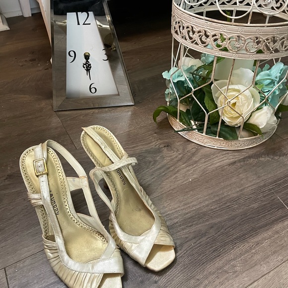 Chinese Landry heels - Picture 2 of 4